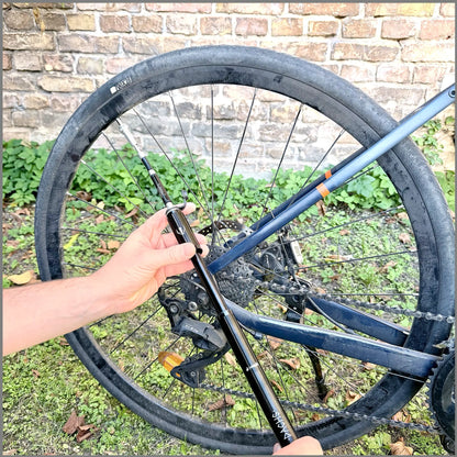 DACHS Gravel-Pumpe mit Manometer – Kompakte Fahrradpumpe mit Druckanzeige